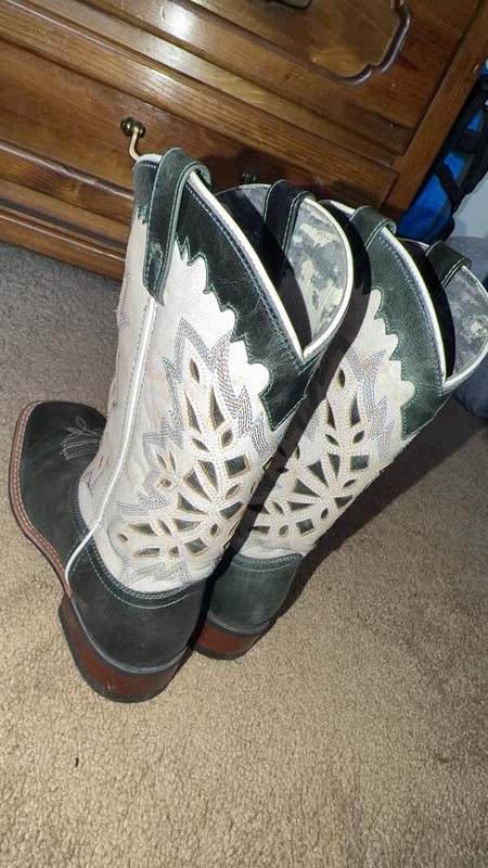 Laredo Women’s Turquoise And White Cowboy Boots Size 9.5 (only Worn Twice) gallery
