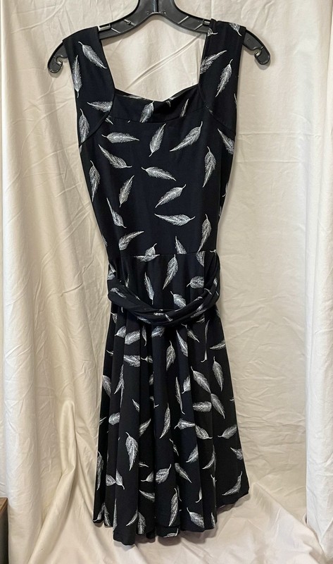 Effie’s Heart Black Feather Print Sleeveless Dress Size M
