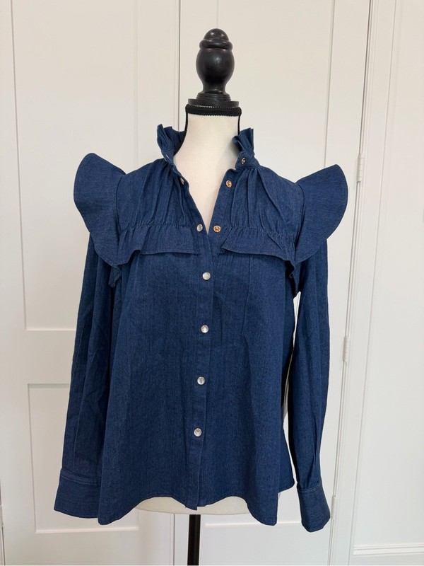 🤩 NWT – Tuckernuck Ruffle Pearl Snap Denim Western Blouse – Medium