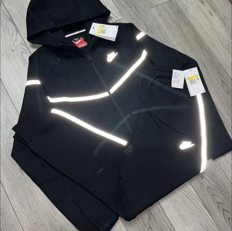 Nike Tech Fleece Black Reflective 2-Piece Set Tracksuit Medium gallery