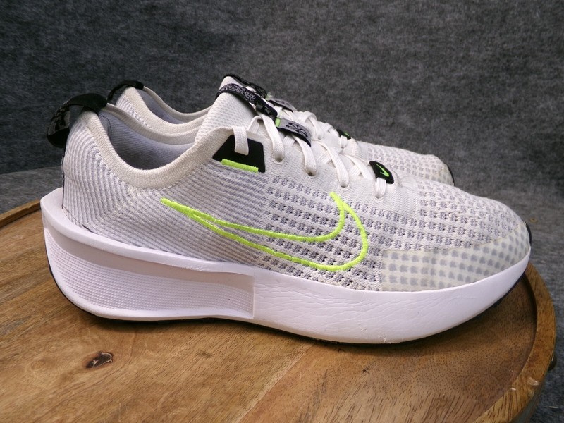 Nike Interact Run Wolf Grey Volt White Running Shoes FD2291-100 Men Size 8.5 US