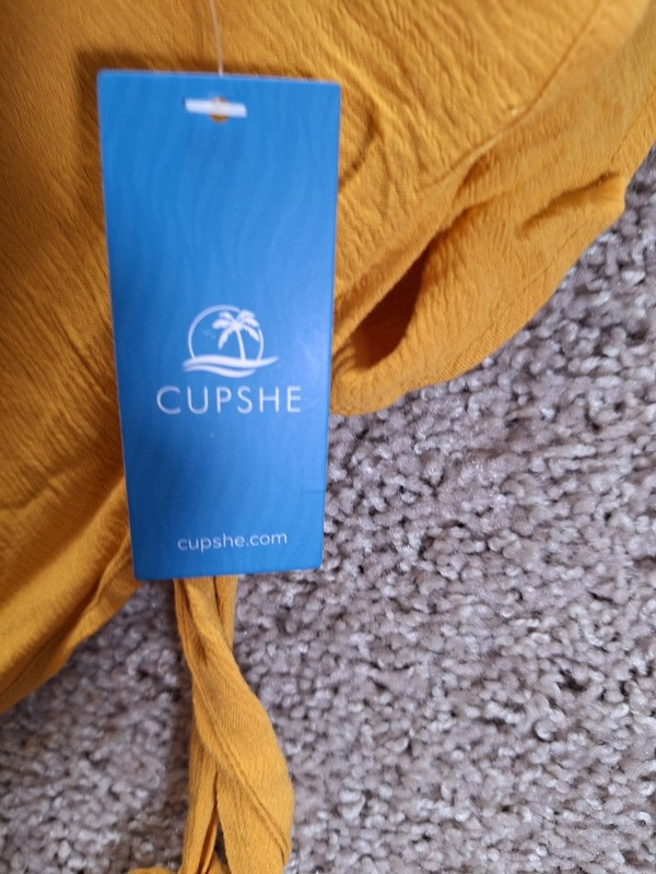 Cupshe One Shoulder Top Womens Medium Mustard Stretch Crinkle Asymmetrical Hem gallery