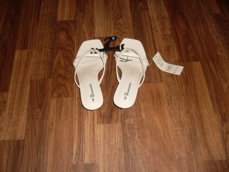 WOMENS NO BOUNDARIES MEMORY FOAM PU KIT HEEL SHOES SIZE 9 NWT gallery