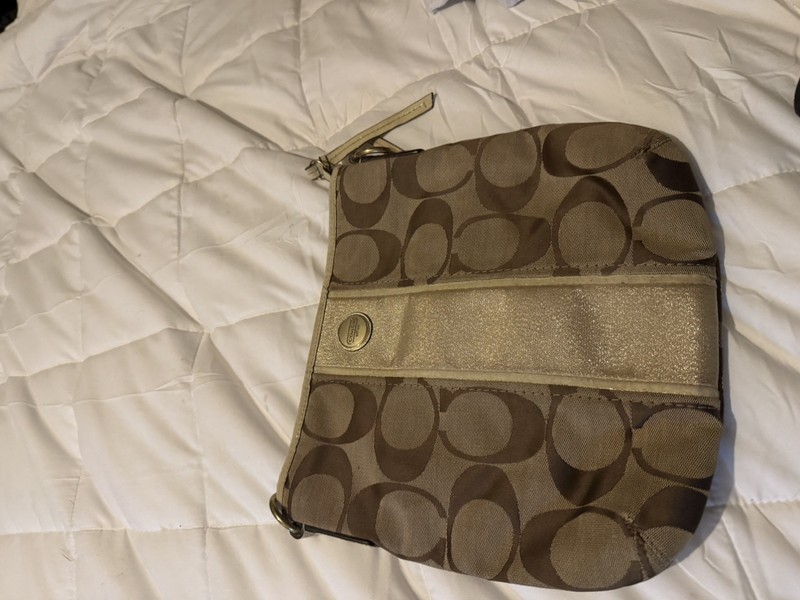 Coach Signature Jacquard North South Gold Lurex😳 CROSSBODY SWINGPACK (C2e)
