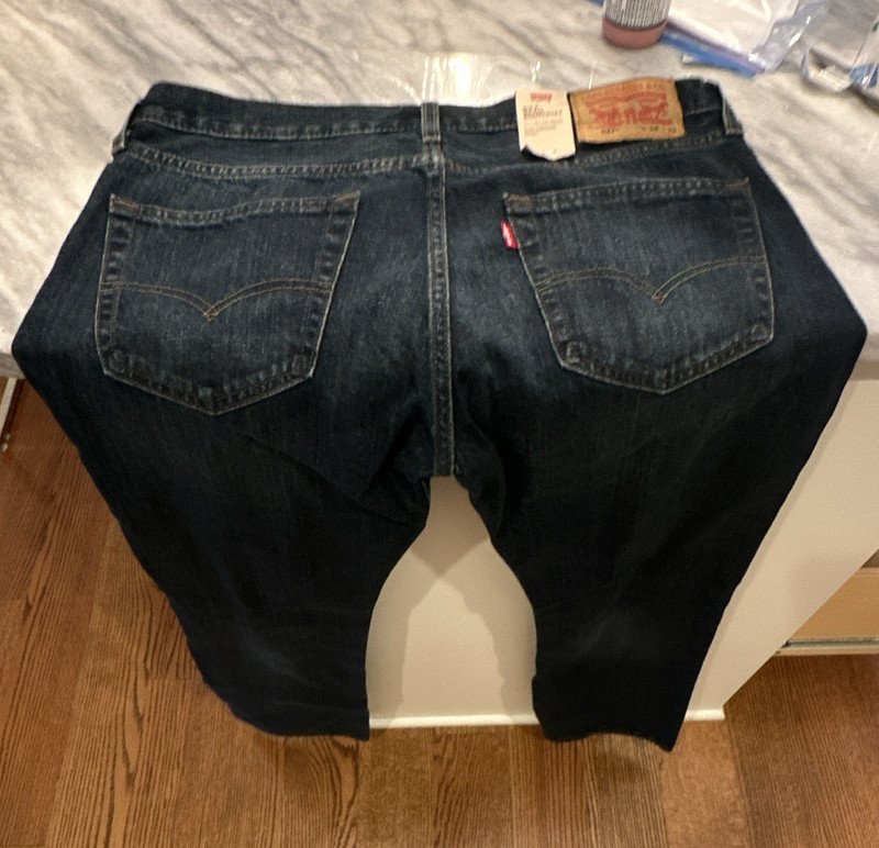 Levi’s Men’s 527 Slim Low Rise Bootcut Blue Denim Jeans Medium Wash NWT