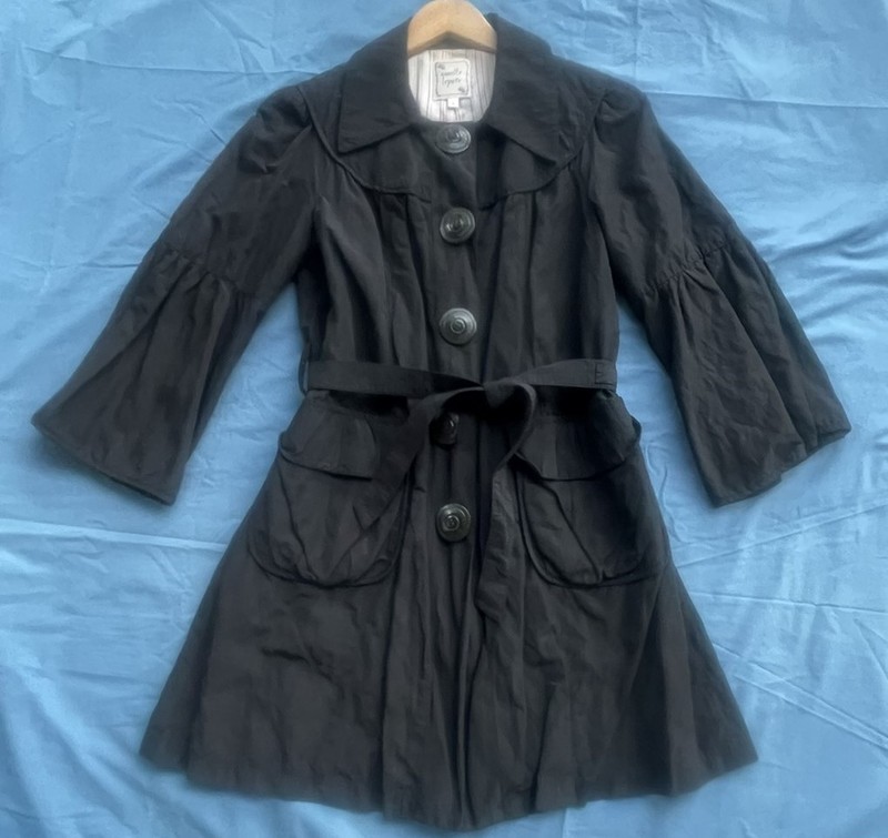 6 Black Trench Coat NANETTE LEPORE $375 Retail Made in USA, 3/4 Sleeves