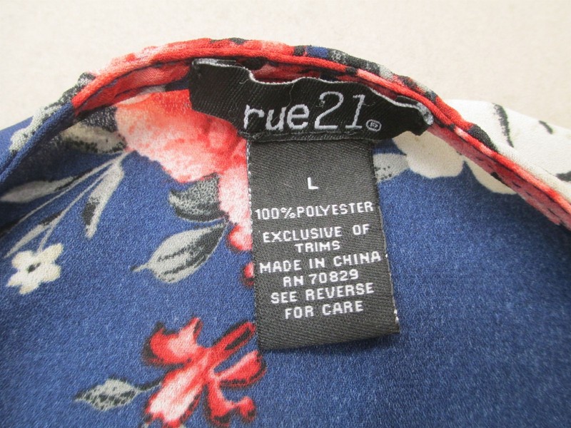 Rue21 Size 21 Womens Multicolor Floral Sleeveless V Neck 1/2 Zip Beauty Top 316 gallery