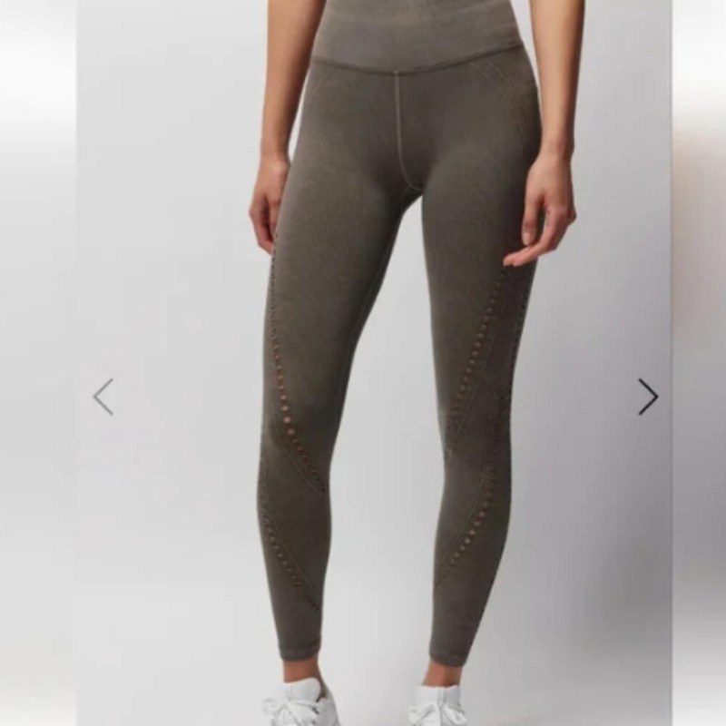Spiritual Gangster Thea 7/8 Seamless Ribbed Leggings in Taupe M/L $88