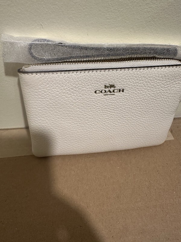 💚 Coach Corner Zip Wristlet - CP483 Chalk White Pebbled Leather - NWT gallery