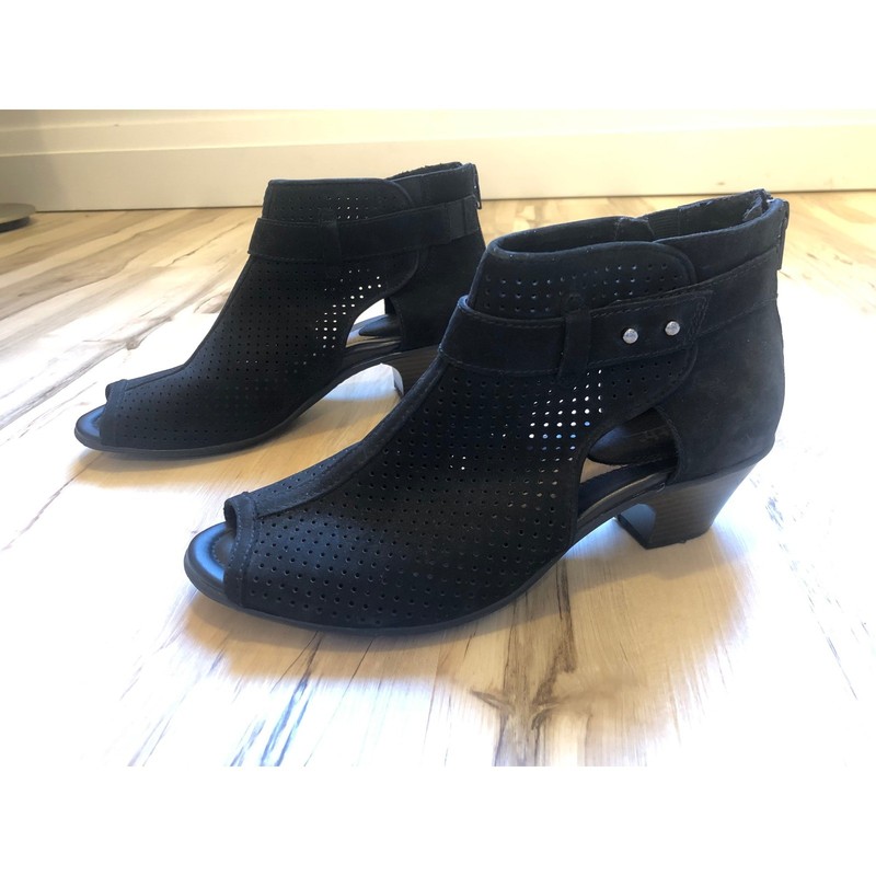 Earth Intrepid Black Leather Peep Toe Perforated Ankle Booties Womens 9.5 B
