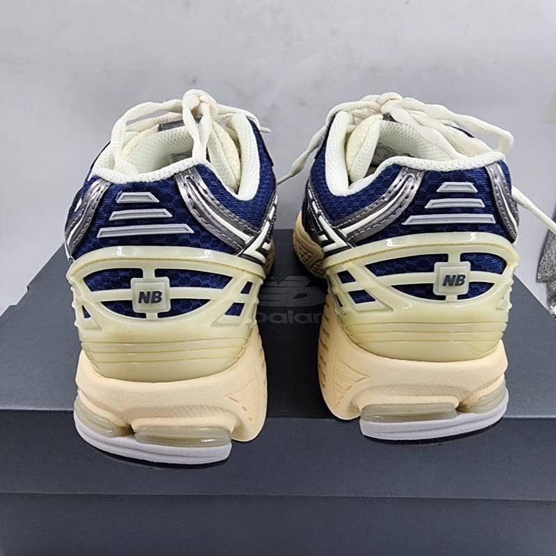New Balance 1906R Running Sneakers Men's 9.5 Blue Gray Lace Up Closure gallery