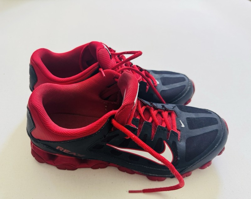 Nike REAX Running Training Shoes Used Black/Red 807184-001 Multisport Size 12