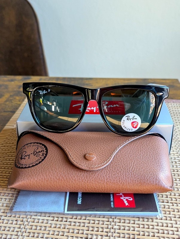 Ray-Ban Polarized Wayfarer Polished Black Unisex 54mm RB2140 gallery