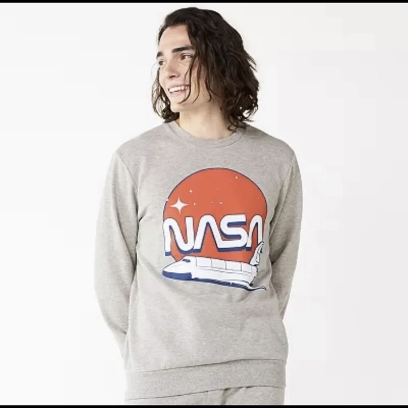 NASA Graphic Sweatshirt Men’s Size XL Extra Large Gray Red White Blue NEW