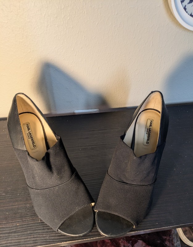 Karl Lagerfeld Darci 2 Black Sz 8M Leather Wedge Heels