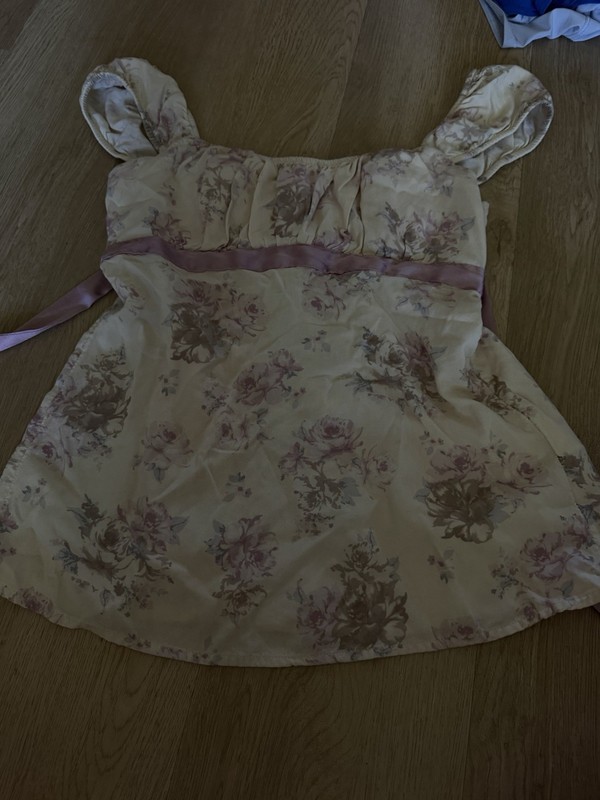 Hollister XS Beige Pink Floral Square Neck Smocked Bow Camisole Top