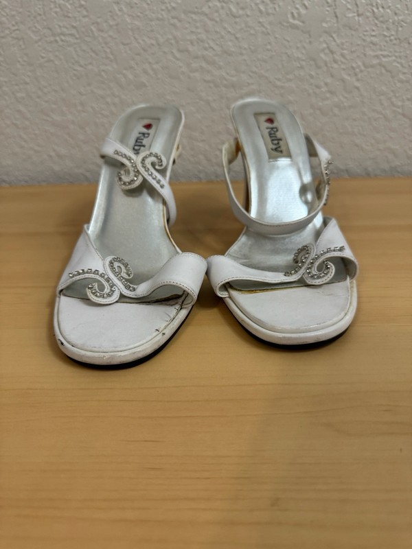 Ruby Woman’s Size 10 White Satin Rhinestone High Heel