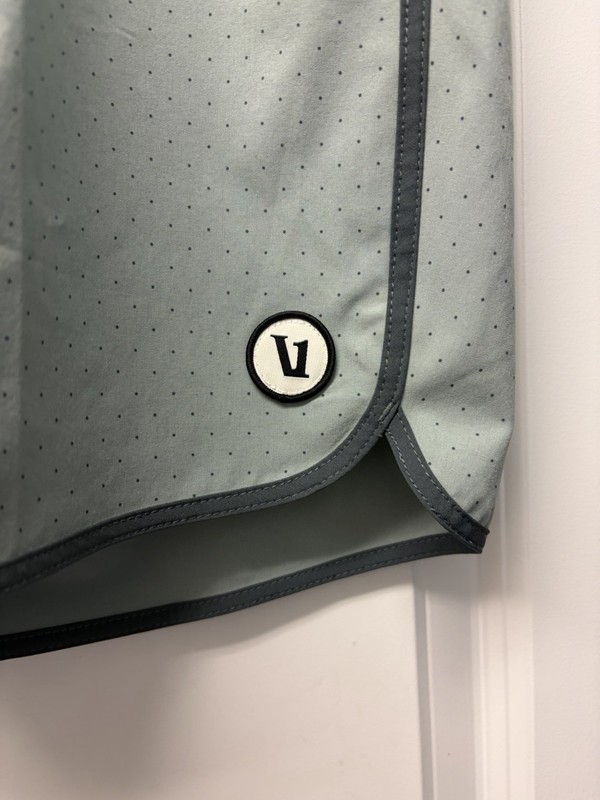 Vuori Men's Gray Polka Dot Board Shorts Size 32 Drawstring Waist Swim gallery