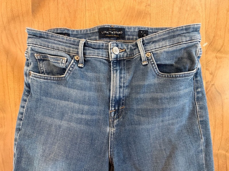 Lucky Brand Mid-Rise Bootcut Jeans Size 8/29 gallery
