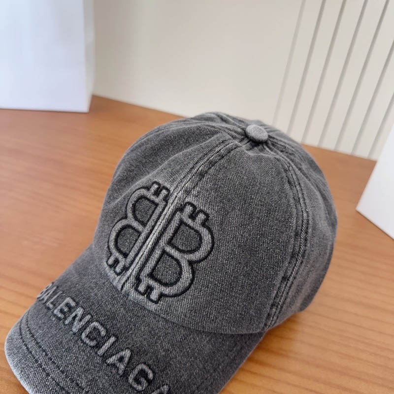 Balenciaga embroidered lettering new baseball cap gallery