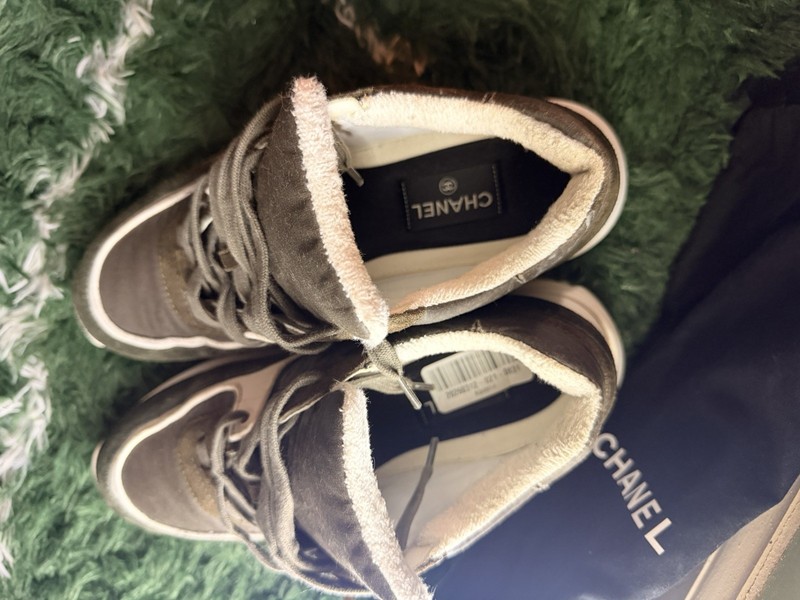 Chanel Interlocking CC Logo Sneakers Brown / Green Suede US 10 IT 40 Cruise 2020 gallery