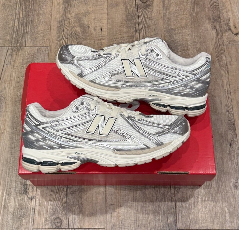 New Balance 1906R Silver Metallic Sea Salt Size 11 Men’s Shoes Sneakers