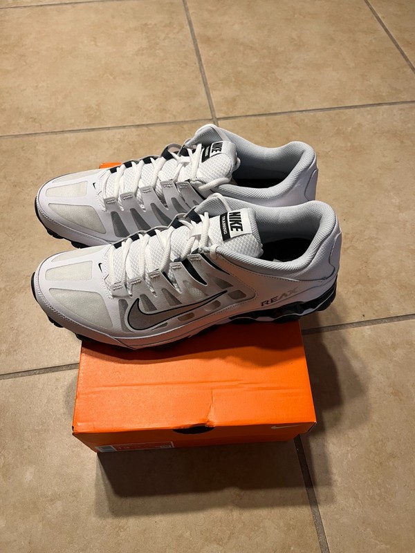 Nike Reax 8 TR Mesh White Metallic Silver 621716-108 Size 13-14 NEW