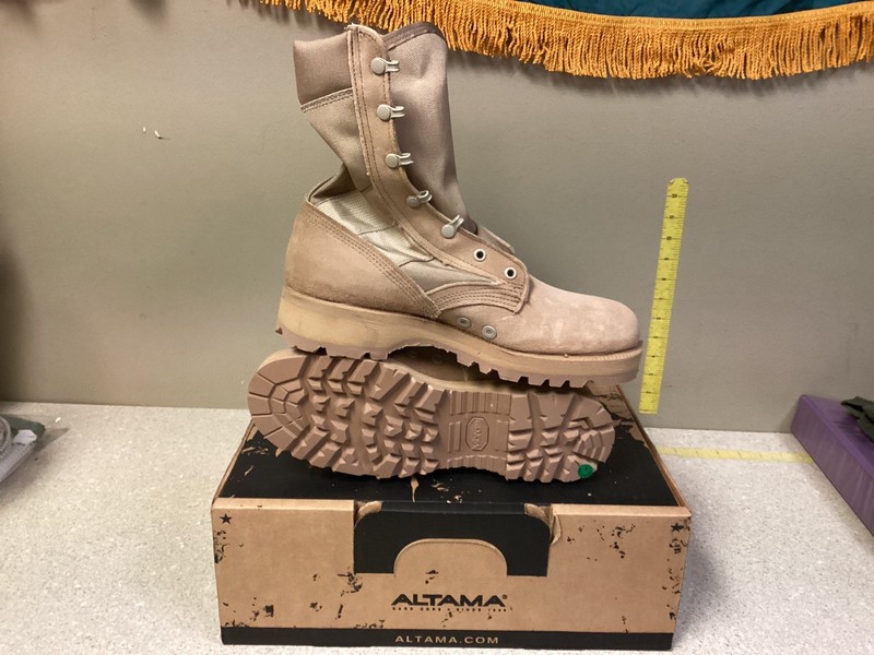 Altama Tan DHW 3 Layer Boots – Size 8R NSN# 8430-01-514-5083