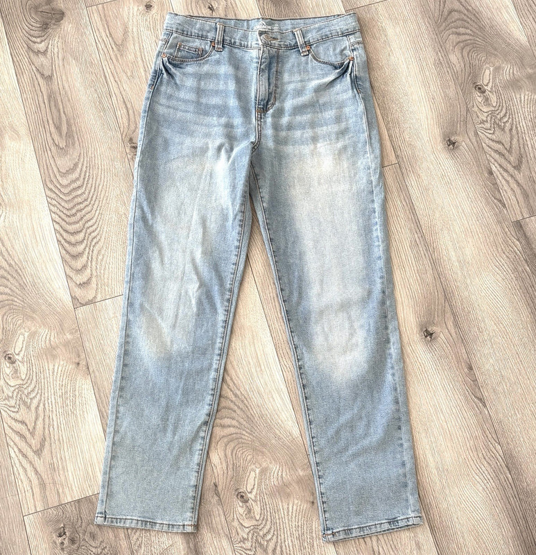 Jordache Teens Light Wash Blue Denim Straight Leg Jeans Size 18 5-Pocket