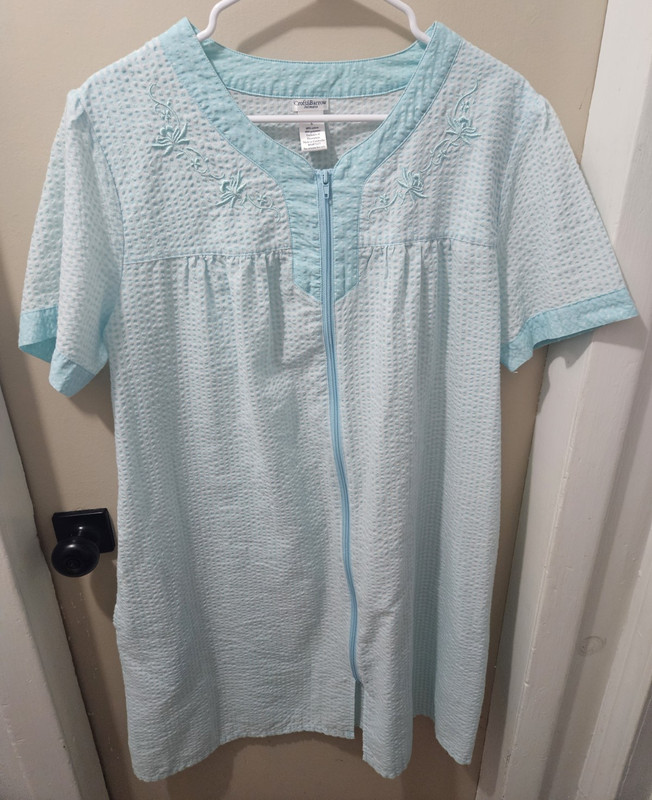 Croft & Barrow Intimates Blue Seersucker Zip-Front V-Neck Gown L