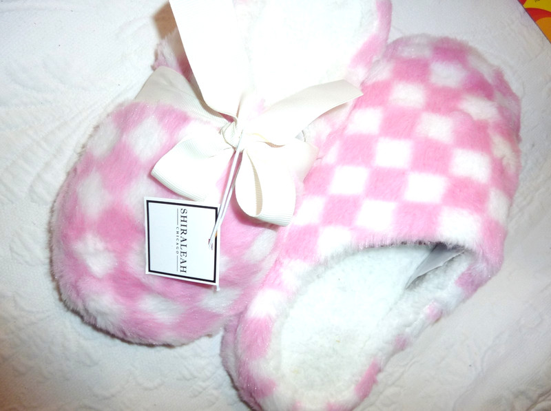 NWT Shiraleah Chicago Pink and White Checkerboard Striker Slippers L/XL 9-11 gallery