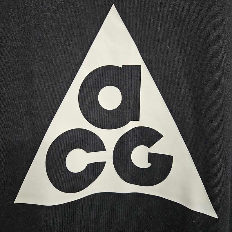 Nike ACG Short Sleeve Black Mens T-Shirt Size Medium Big Logo Relaxed Boxy Fit gallery