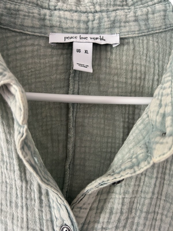 Peace Love World Women's XL Green/White Cotton Check Collared Button set gallery