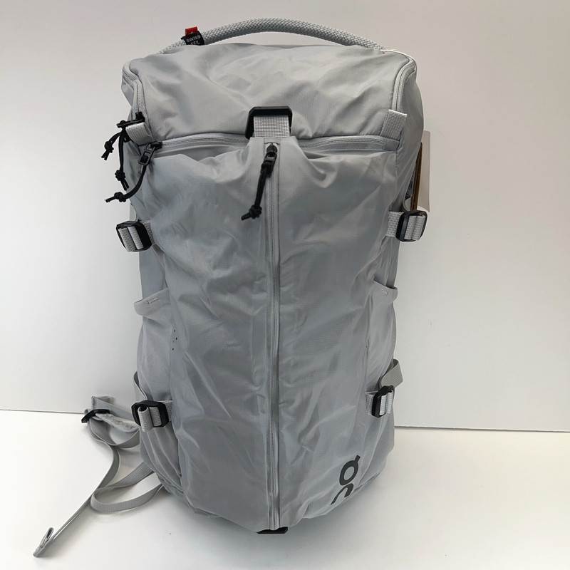 ON Running Speed Pack 18L Lite Backpack Travel Gym Hiking Running Gray NWT
