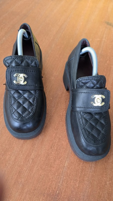 Chanel Interlocking CC Quilted Flap Turnlock Loafer In Black Size 35 gallery