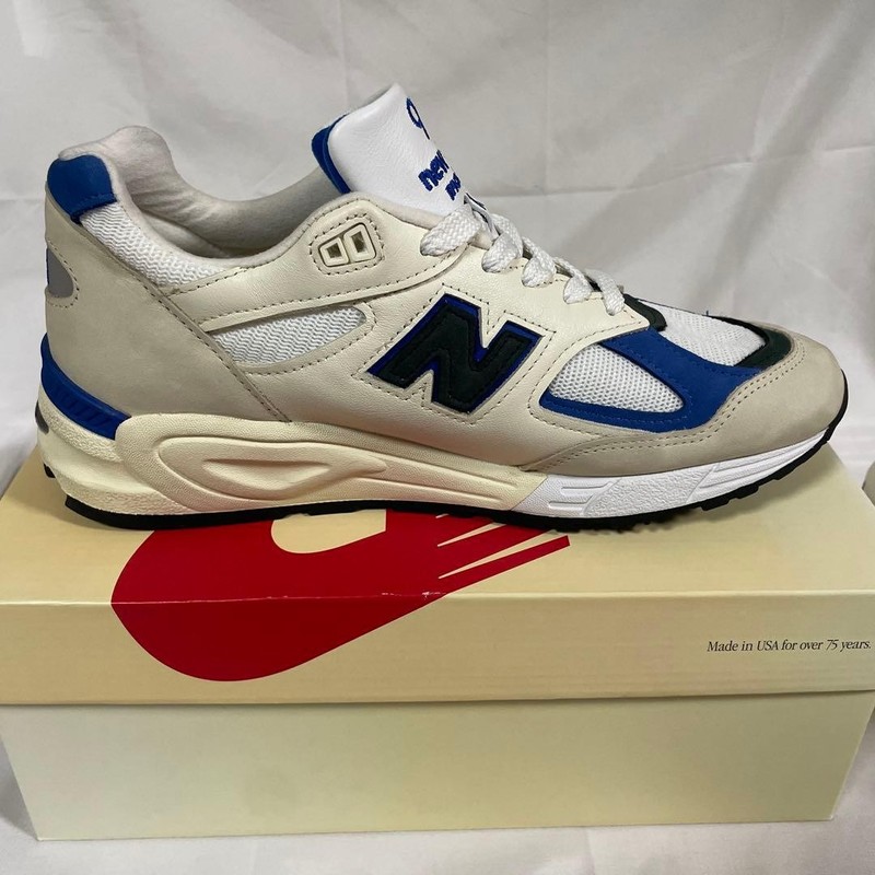 Balance M990WB2 V2 Made in USA 9.0 US Gray Sneakers Used gallery