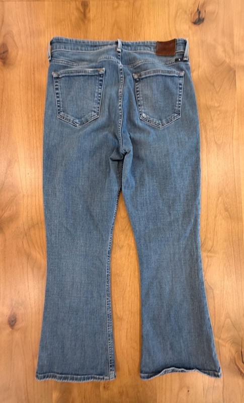 Lucky Brand Mid-Rise Bootcut Jeans Size 8/29 gallery