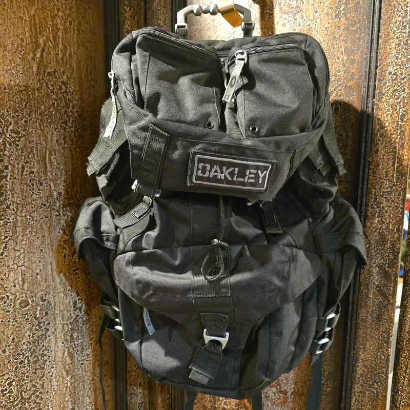 Oakley Mechanism Tactical Field Gear Backpack