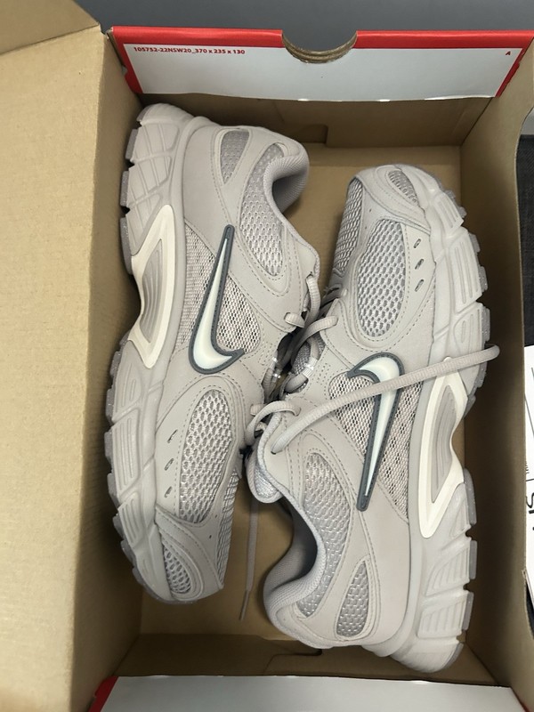 Nike V5 Rnr Moon Particle Sz 11 Men