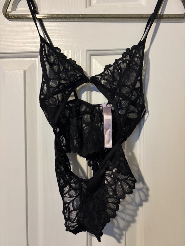 Savage X Fenty Black Floral Lace Sheer Bodysuit XS Wireless One-Piece