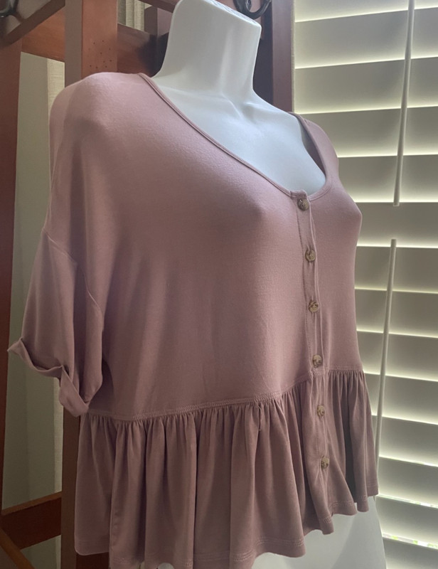 Altar’d State Oversized Knit Top Size Small – Med Mauve Low Neck Button Front