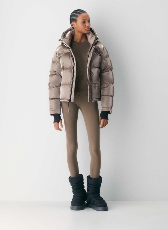 ARITZIA The Super Puff Shorty Liquid Shine Down Ski Jacket - Modern Taupe - M gallery
