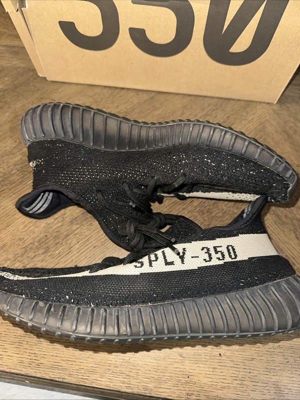 Size 10 - Mens adidas Yeezy Boost 350 V2 Low Oreo BY1604 Used / Worn Authentic gallery