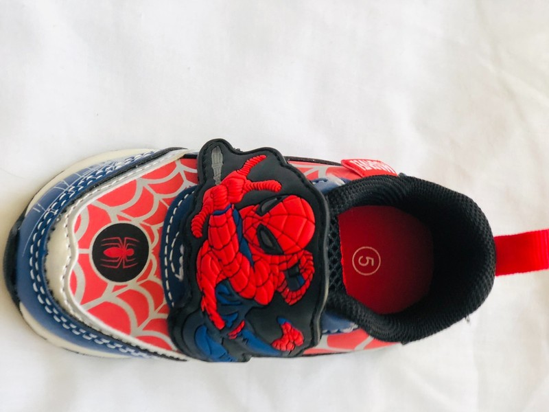 Marvel Spider-Man Boy’s Hook & Loop Sneakers Red Blue Black Web Size 5 Light Up