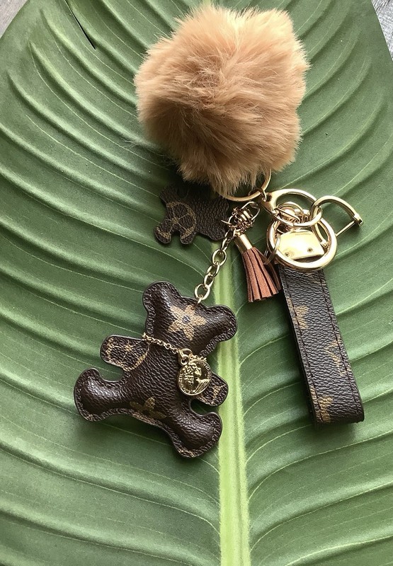 Cute Car KeyChain With Pom Pom Luxury Keychain for Handbag backpack gallery
