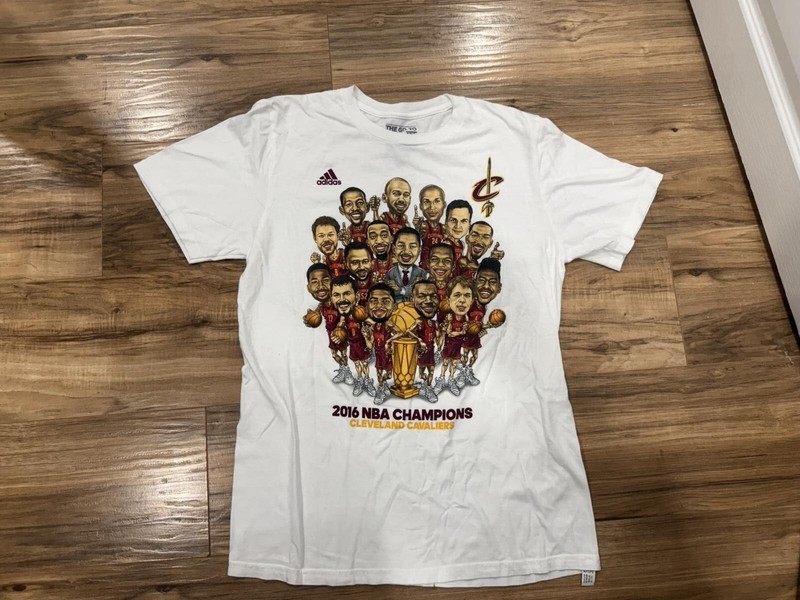 Adidas Cleveland Cavaliers 2016 NBA Champions T Shirt Medium LeBron James White