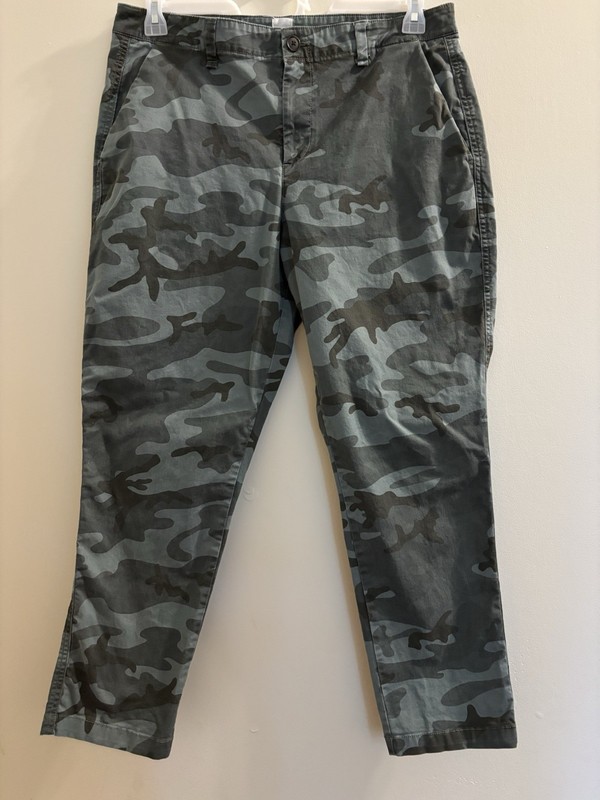 GAP Women’s Gray Camouflage Chino Pants Cotton/Elastane Flat Front, Size 12
