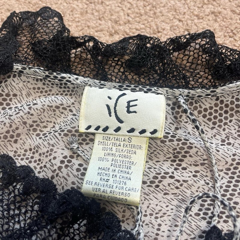 Vintage iCé Women's Sheer Gray/Black Animal Print Lace Blouse, 3/4 Sleeve, S gallery