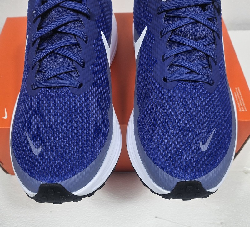 Men's Nike Shoes Size 8 Revolution 8 Royal Blue White Sneakers Cushioned Lace gallery