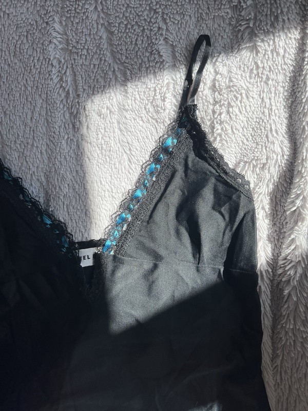 Vintage Y2K – Contrast Ribbon and Lace Trim Cami Top – RESTIR: Le Ciel Bleu